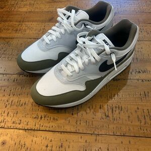 Nike Men's White and Olive Sneakers